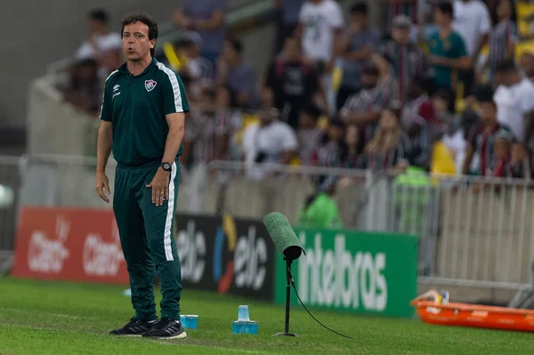 Fluminense takımından Fernando Diniz, Copa do Brasil 2022 'nin bir parçası olarak Brezilya' nın Rio de Janeiro şehrindeki Maracana Stadyumu 'nda oynanan maçta Fluminense ile Cruzeiro arasında oynanmıştır..