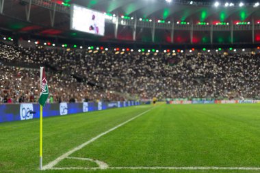 Fluminense taraftarları, Brasileirao Serie A 2022 'nin bir parçası olarak Brezilya' nın Rio de Janeiro kentindeki Maracana Stadyumu 'nda oynanan Fluminense ve Korintliler maçını kutluyorlar..