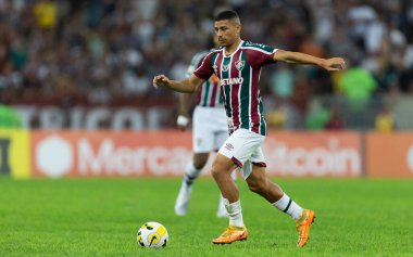 Fluminense 'li Andre Trindade, Brasileirao Serie A 2022' nin bir parçası olarak Brezilya 'nın başkenti Rio de Janeiro' da oynanan karşılaşma sırasında.