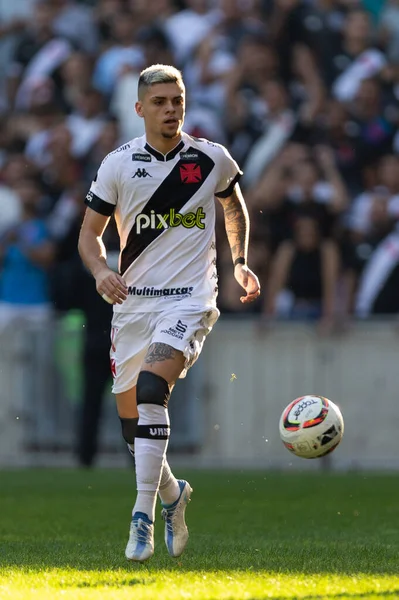 Vasco 'dan Gabriel Pec ile Brasileirao Serie B 2022' nin bir parçası olarak Brezilya 'nın Rio de Janeiro kentindeki Maracana Stadyumu' nda oynanan karşılaşma sırasında.