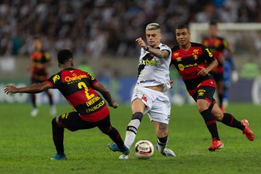 Vasco 'dan Gabriel Pec ile Brasileirao Serie B 2022' nin bir parçası olarak Brezilya 'nın Rio de Janeiro kentindeki Maracana Stadyumu' nda oynanan karşılaşma sırasında.