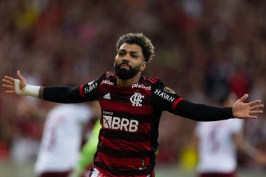 Flamengo 'dan GABRIEL BARBOSA, Copa Libertadores 2022' nin bir parçası olarak Brezilya 'nın Rio de Janeiro kentindeki Maracana Stadyumu' nda oynanan maçta attığı golü kutluyor..