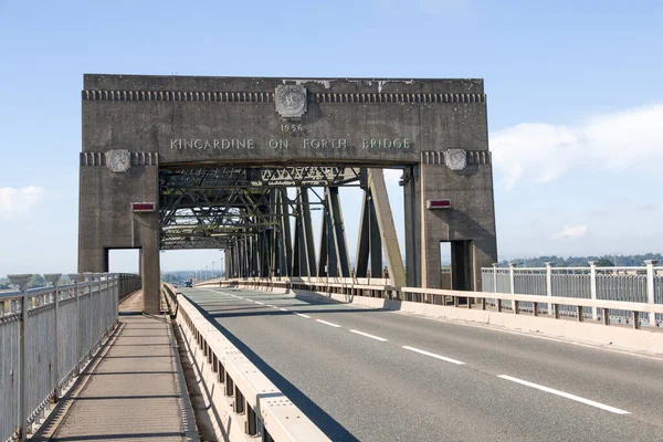 Kincardine Köprüsü Falkirk konsey bölgesinden Kincardine, Fife, İskoçya 'ya kadar Forth Firth of Forth' u geçen bir yol köprüsü..
