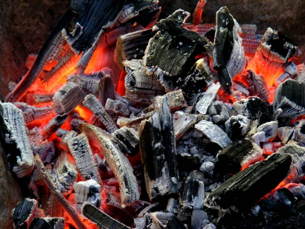 Brightly Glowing Scarlet Fire Charcoal Ashes Furnace — Stock Photo, Image