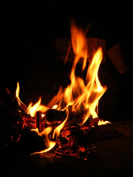 Bright Yellow Flame Burns Bonfire Logs Night — Stock fotografie