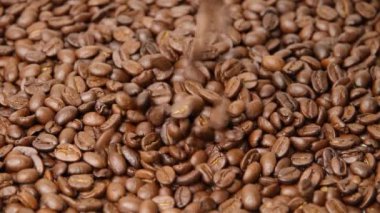 Kavrulmuş kahve çekirdekleri, kahverengi kahve çekirdekleri 