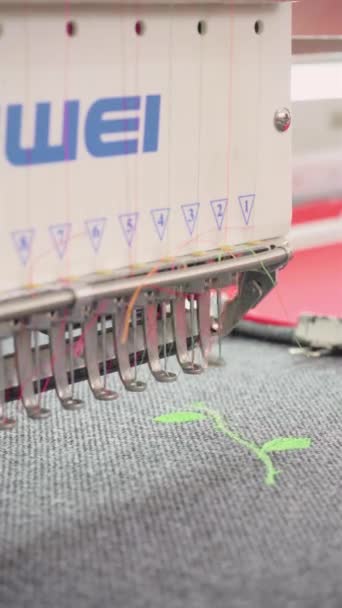 Almaty Almaty Region Kazakhstan 2022 Vertical Video Embroidery Machine Engaged — Stock Video