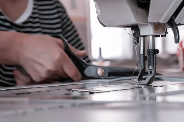 Seamstress Cuts Fabric While Working Sewing Machine Workshop Women Hands — Zdjęcie stockowe