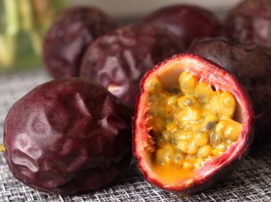 Gulupa - Passiflora edulis F edulis fruta extica Kolombiya 