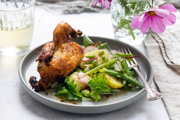 Geroosterde Kip Zomerse Aardappelsalade — Stockfoto