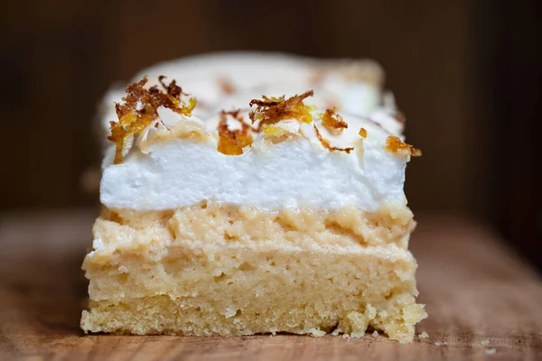 Lemon Meringue Cake Slice Crispy Lemon Zest — Stock Photo, Image