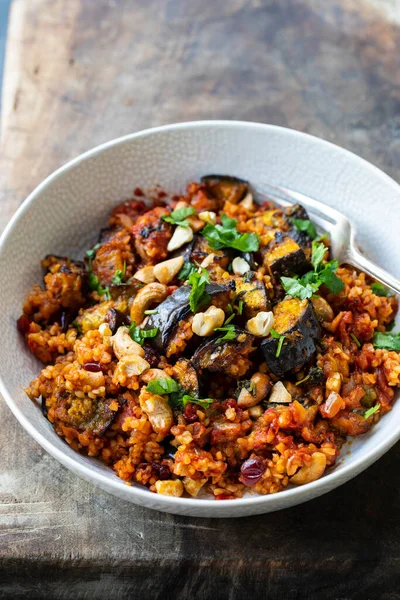 Bulgur Búza Tagine Padlizsánnal Kesudió — Stock Fotó