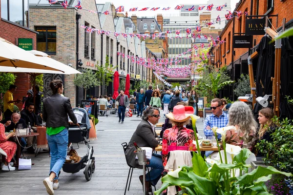 Лондон Мая 2022 Года Улицы Челси Украшены Цветочными Экспозициями Ежегодного — стоковое фото