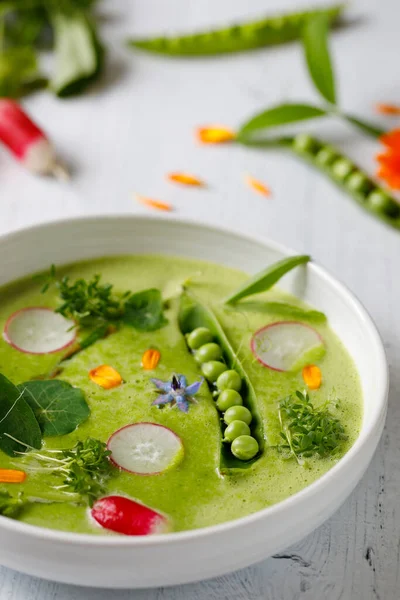 Σούπα Μπιζελιού Φρέσκα Λαχανικά — Φωτογραφία Αρχείου