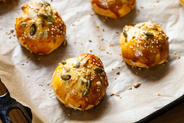 Frisch Gebackene Hausgemachte Brioche Brötchen — Stockfoto