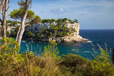 Cala Galdana çevresindeki güzel sahil, Menorca