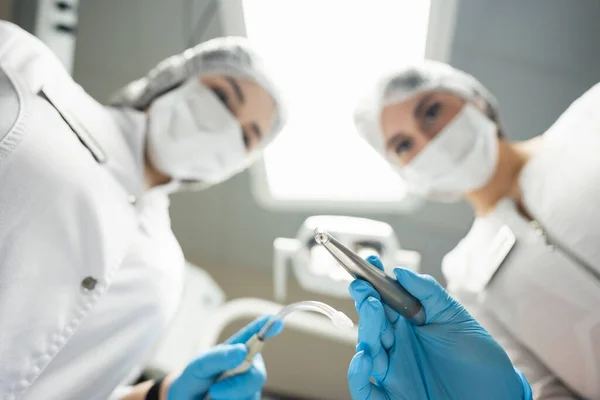 Dentista Asistente Trabajo Punto Vista Del Paciente — Foto de Stock