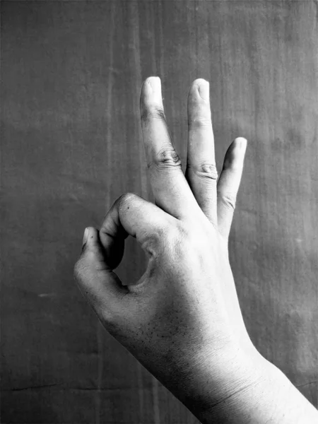 Рука Людини Чорно Білим Тлом — стокове фото