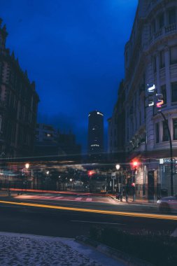 New York eyaletinin başkentinin gece manzarası.