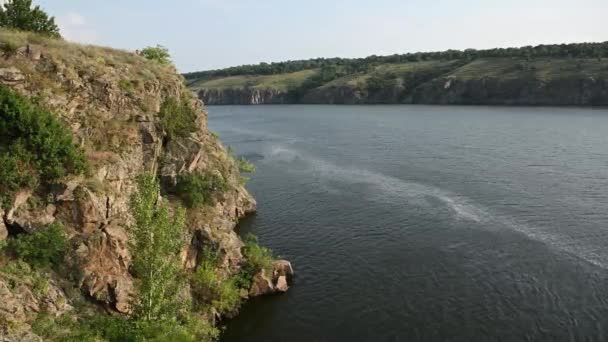 Dinyeper Nehri Ukrayna 'da akar. Khorytsya adasından görüntü — Stok video