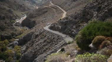 Yunanistan 'ın Girit adasında etkin yürüyüşler için güzel bir vadide yürüyüş yolu.