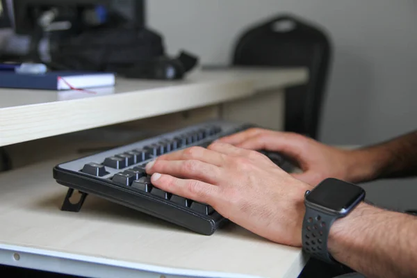 Woman Typing Keyboard — Stock Photo, Image