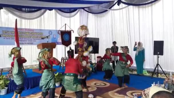 Pariaman Indonesia Junio 2022 Actuación Danza Tradicional Minangkabau Saber Hoyak — Vídeo de stock
