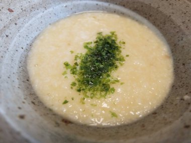 Yam Japonya 'da popüler bir mezedir.