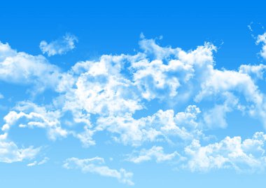 Doymuş yaz gökyüzü ve bulutları