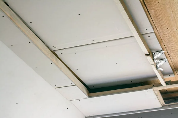 Construction Plafond Suspendu Moderne Avec Foudre Led Dans Une Maison — Photo