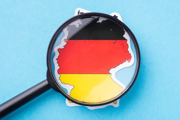 Obtendo Conhecimento País Alemanha Estudando Cultura Tradições País Grande Lupa — Fotografia de Stock