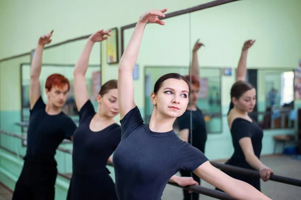 Two Girls One Boy Practice Ballet Studio Big Mirrors Warming — Fotografia de Stock