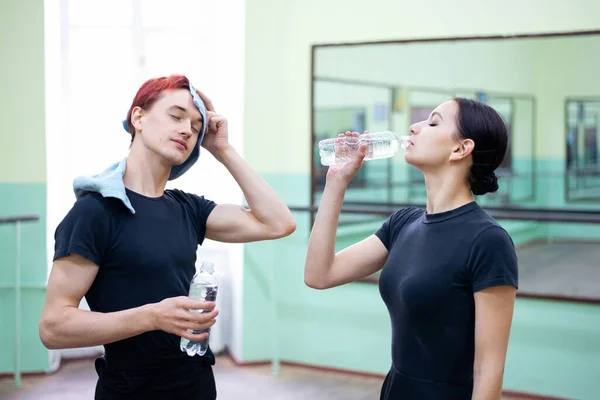 Young Boy Girl Dancers Drink Water Relax Having Training Professional — Stock fotografie