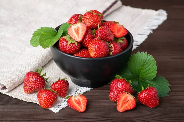 Beautiful Composition Strawberry Main Object Ripe Red Strawberries Some Fresh — Zdjęcie stockowe