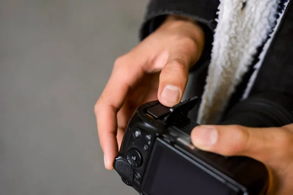 Close Shot Hands Man Putting Battery Camera Copy Space Professional — стоковое фото