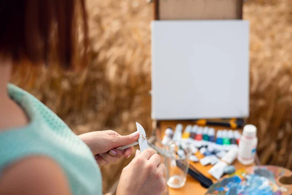 Girl Painter Sharpening Her Pencil Painting Picture Artist Working Outdoor — Fotografia de Stock