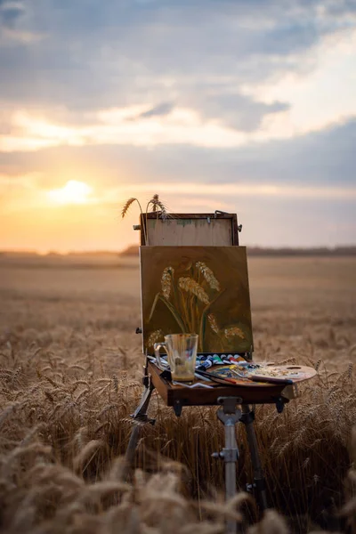 Atmospheric Photo Ready Still Life Painting Easel Field Rye Artist — Fotografia de Stock