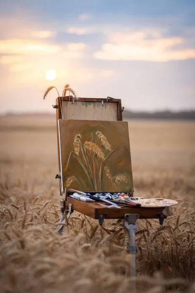 Box Easel Canvas Oil Paints Palette Tools Artist Wheat Field — Fotografia de Stock