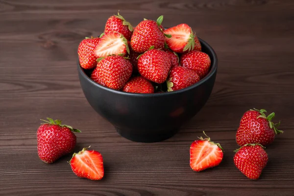 Strawberry Bowl Fresh Ripe Natural Strawberry Black Background — Zdjęcie stockowe