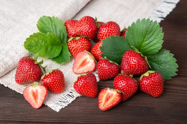Tasty Strawberries Green Leaves Beautiful Studio Composition Strawberries — Zdjęcie stockowe