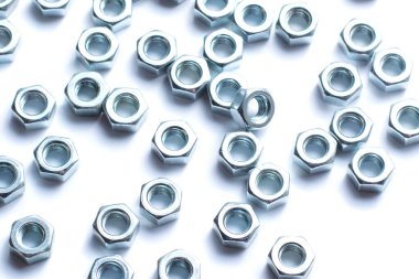 beyaz arkaplanda izole edilmiş fındık