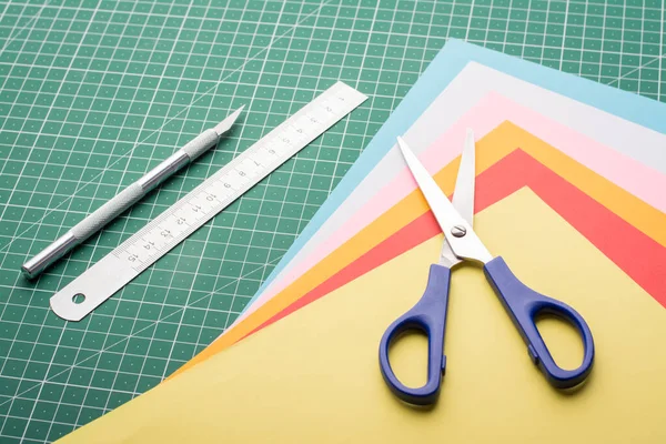 Verschillende Modellen Maken Met Papier Werk Met Papieren Schaar Scalpel — Stockfoto