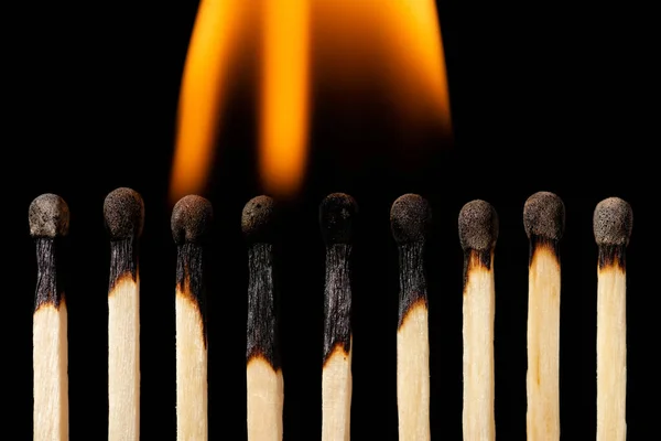 Zündhölzer Flammen Schwarzer Hintergrund Horizontale Aufnahme Konzept Von Burnout Nervöser — Stockfoto