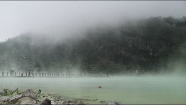 Spooky Landscape Steam Rising Green Sulfur Lake Kawah Putih Volcano — Wideo stockowe