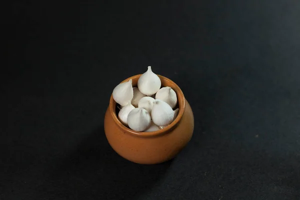 Various medicinal products are prepared from one clove of garlic.