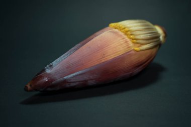 Besleyici zengin muz çiçeği veya muz çiçeği veya mocha 'nın birçok besin faydaları vardır..