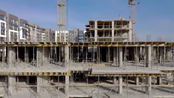 Будівництво Кранів Монолітних Будівель Будівельний Майданчик — стокове відео