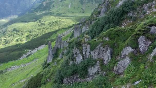 Luchtfoto Van Rotsachtige Top Van Spitz Berg Karpaten Landschap Van — Stockvideo