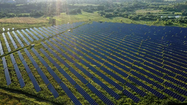 Vista Una Planta Energía Solar Filas Paneles Solares Paneles Solares —  Fotos de Stock