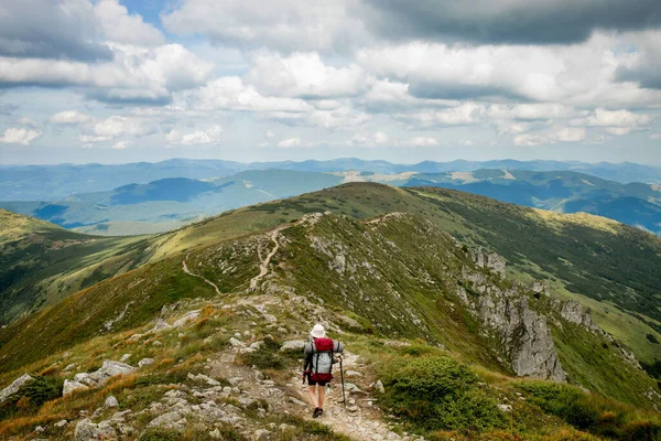 stock image Summer hikes in the mountains. Beautiful mountains landscape, Carpathians, Ukraine.